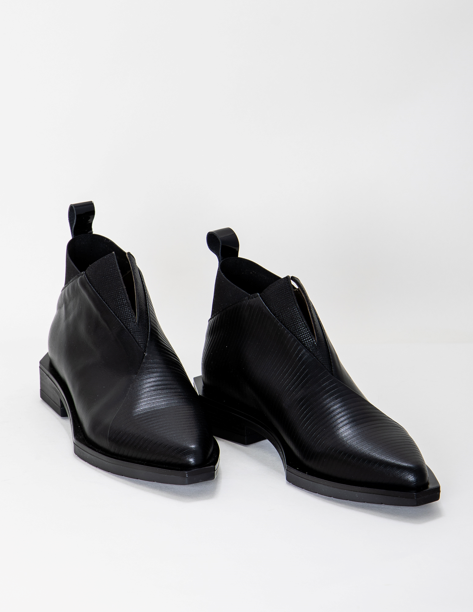 LE BOHÉMIEN gležnarji