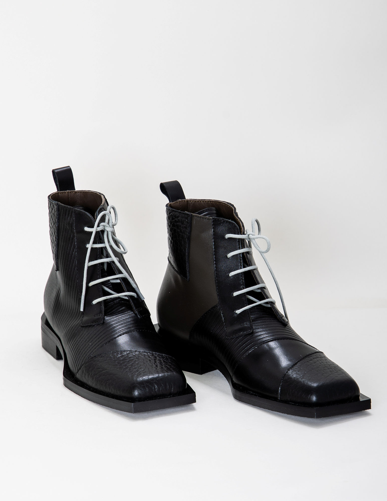 LE BOHÉMIEN gležnarji