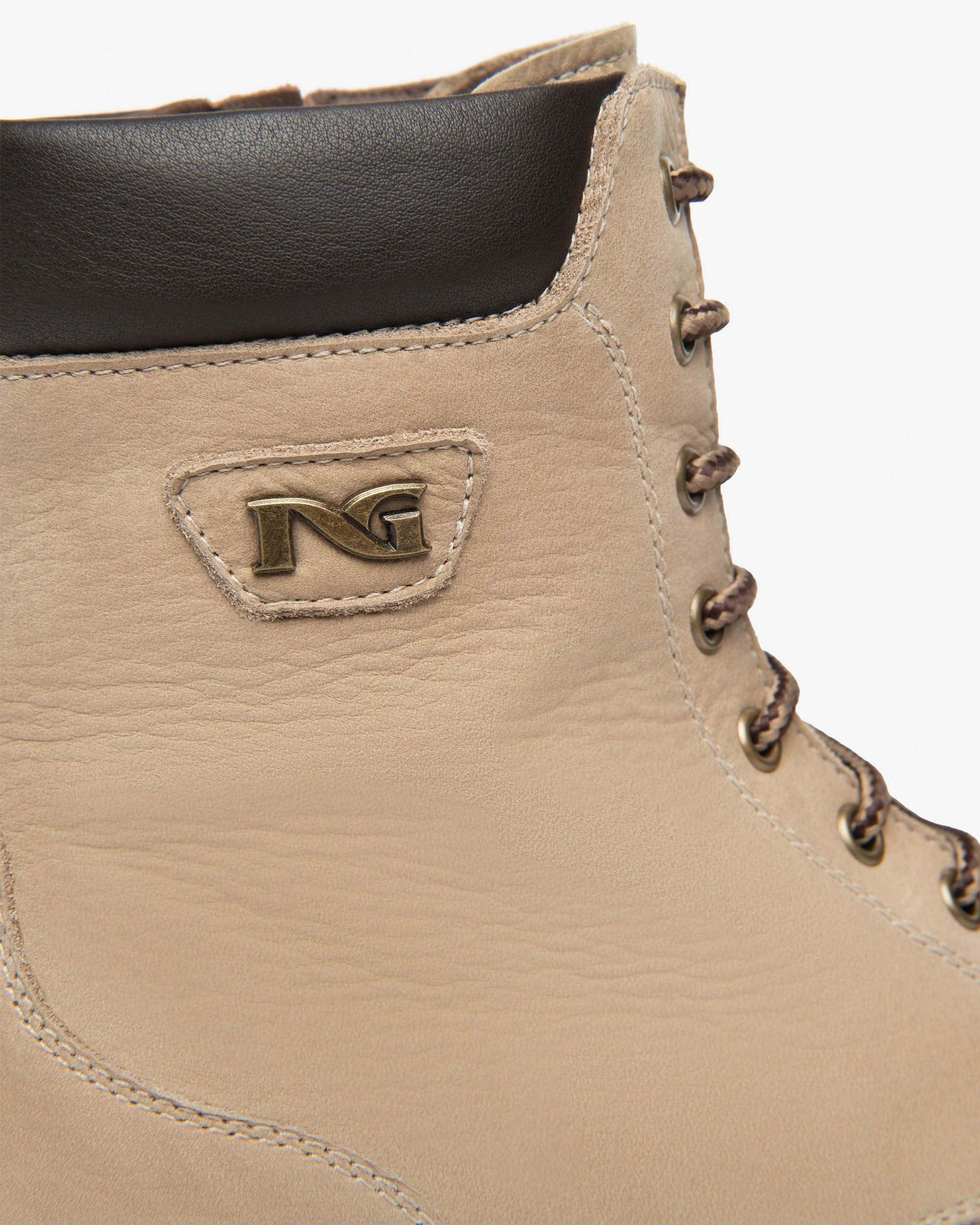 NERO GIARDINI gležnarji